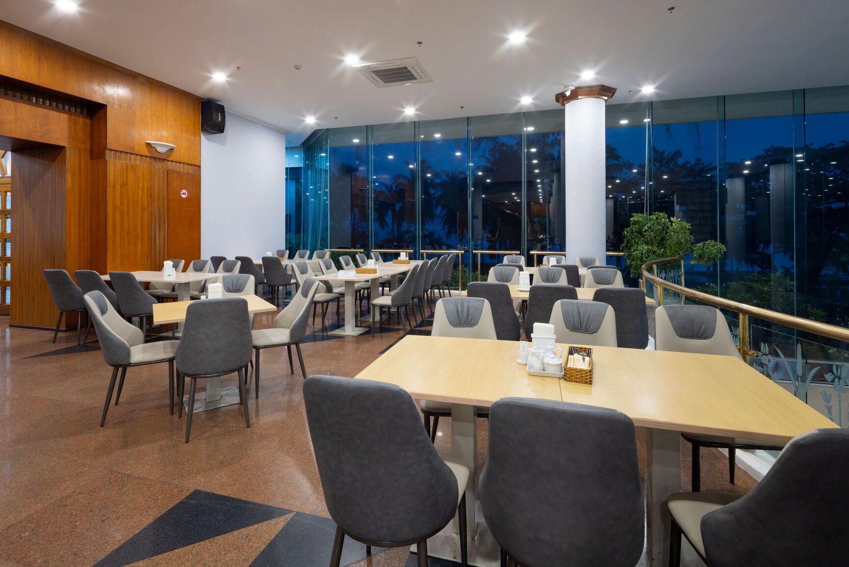 Nhà hàng Lodge Restaurant